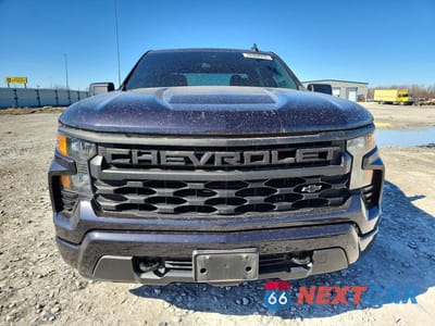 Piąte zdjęcie samochodu w środku: 2022 CHEVROLET SILVERADO K1500 CUSTOM VIN:3GCPDBEK2NG560582 - miniatura