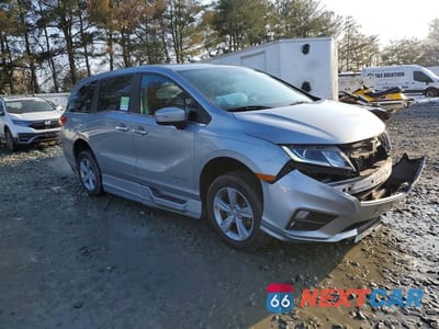 Czwarte zdjęcie samochodu z boku: 2018 HONDA ODYSSEY EX VIN:5FNRL6H58JB084220 - miniatura