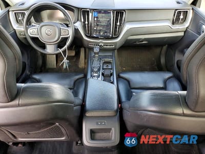 Zdjęcie 8 z 12 samochodu: 2019 VOLVO XC60 T6 MOMENTUM VIN:LYVA22RK5KB237992 - miniatura