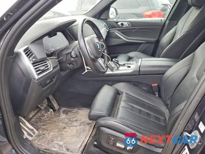 Zdjęcie 7 z 12 samochodu: 2021 BMW X5 XDRIVE45E VIN:5UXTA6C00M9G74371 - miniatura