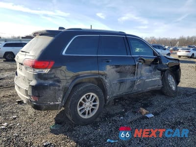 Trzecie zdjęcie samochodu z tyłu: 2020 JEEP GRAND CHEROKEE LAREDO VIN:1C4RJFAG9LC158357 - miniatura