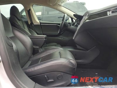 Zdjęcie 7 z 12 samochodu: 2016 TESLA MODEL S VIN:5YJSA1E29GF174179 - miniatura