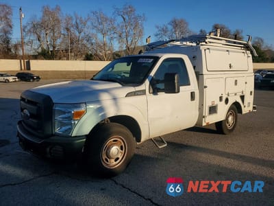 2013 FORD F350 SUPER DUTY UTILITY / SERVICE TRUCK 1FDRF3A62DEB92486 - główne zdjęcie licytacji z USA - miniatura
