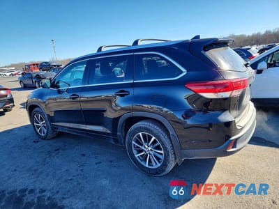 Drugie zdjęcie samochodu z przodu: 2018 TOYOTA HIGHLANDER SE VIN:5TDJZRFH8JS858102 - miniatura