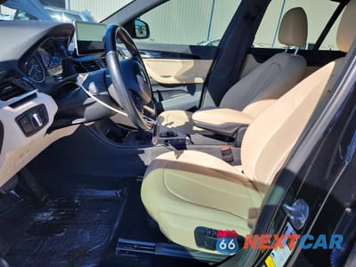 Zdjęcie 7 z 13 samochodu: 2017 BMW X1 XDRIVE28I VIN:WBXHT3C37H5F87044 - miniatura