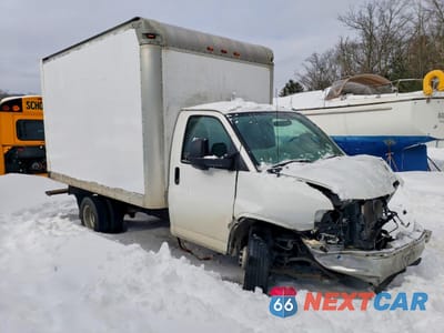 Czwarte zdjęcie samochodu z boku: 2015 CHEVROLET EXPRESS G3500 VIN:1GB3G2CGXF1265660 - miniatura