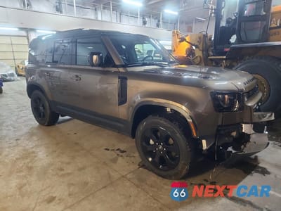 Czwarte zdjęcie samochodu z boku: 2025 LAND ROVER DEFENDER 110 S VIN:SALEJ7EX1S2399101 - miniatura