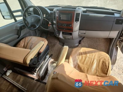 Piąte zdjęcie samochodu w środku: 2014 MERCEDES-BENZ SPRINTER SOLERA RV VIN:WDAPF4CC2E9588435 - miniatura