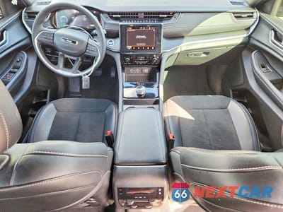 Zdjęcie 8 z 13 samochodu: 2025 JEEP GRAND CHEROKEE L LAREDO VIN:1C4RJKAG6S8695245 - miniatura