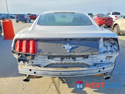 Zdjęcie 6 z 11 samochodu: 2016 FORD MUSTANG VIN:1FA6P8AM8G5229762 - miniatura