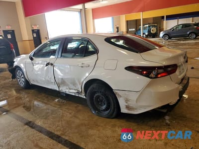Drugie zdjęcie samochodu z przodu: 2022 TOYOTA CAMRY HYBRID LE VIN:4T1C31AK4NU575420 - miniatura
