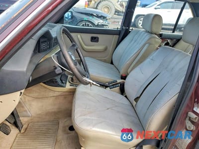 Zdjęcie 7 z 11 samochodu: 1985 BMW 528 E AUTOMATIC VIN:WBADK8304F9549918 - miniatura