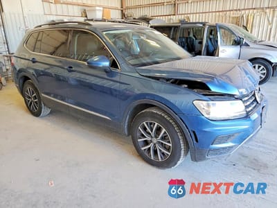 Czwarte zdjęcie samochodu z boku: 2020 VOLKSWAGEN TIGUAN SE VIN:3VV3B7AX6LM108945 - miniatura