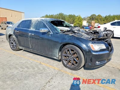 Czwarte zdjęcie samochodu z boku: 2013 CHRYSLER 300C VIN:2C3CCAET0DH515552 - miniatura