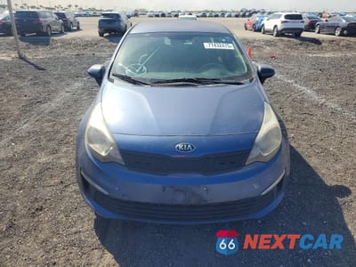 Piąte zdjęcie samochodu w środku: 2016 KIA RIO LX VIN:KNADM4A34G6687669 - miniatura