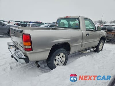 Trzecie zdjęcie samochodu z tyłu: 2001 CHEVROLET SILVERADO K1500 VIN:1GCEK14T71Z170329 - miniatura