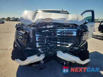 Piąte zdjęcie samochodu w środku: 2022 GMC SIERRA K1500 DENALI VIN:3GTUUGET7NG625158 - miniatura