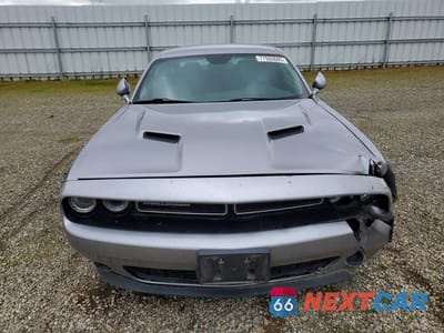 Piąte zdjęcie samochodu w środku: 2017 DODGE CHALLENGER SXT VIN:2C3CDZAG0HH555320 - miniatura