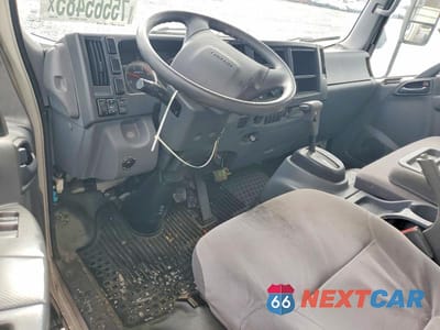 Zdjęcie 8 z 13 samochodu: 2018 ISUZU NQR BOX TRUCK VIN:JALE5W166J7900356 - miniatura