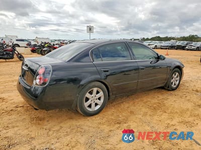 Trzecie zdjęcie samochodu z tyłu: 2002 NISS ALTIMA 2.5 VIN:1N4AL11D62C206935 - miniatura
