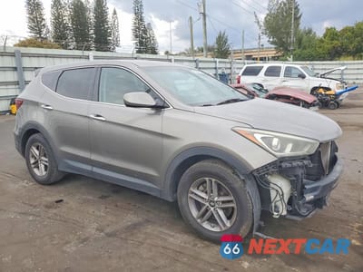 Czwarte zdjęcie samochodu z boku: 2017 HYUNDAI SANTA FE SPORT VIN:5NMZT3LB2HH018055 - miniatura