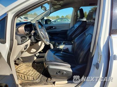 Zdjęcie 7 z 12 samochodu: 2020 CHRYSLER VOYAGER LXI VIN:2C4RC1DG2LR172570 - miniatura