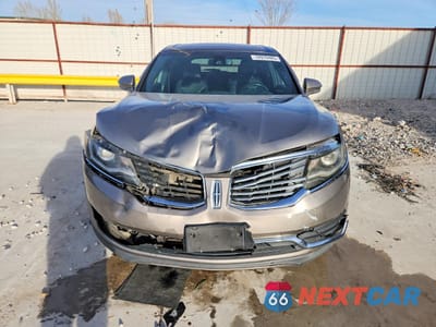 Piąte zdjęcie samochodu w środku: 2016 LINCOLN MKX RESERVE VIN:2LMTJ8LR1GBL62494 - miniatura