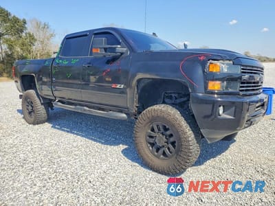 Czwarte zdjęcie samochodu z boku: 2019 CHEVROLET SILVERADO K2500 HEAVY DUTY LTZ VIN:1GC1KTEY0KF112926 - miniatura