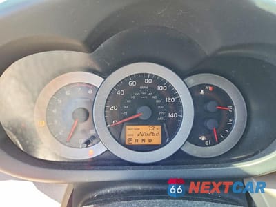 Zdjęcie 9 z 13 samochodu: 2006 TOYOTA RAV4 VIN:JTMZK33V265002838 - miniatura