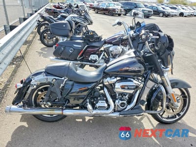 2017 HARLEY-DAVIDSON FLHX STREET GLIDE 1HD1KBC33HB668213 - główne zdjęcie licytacji z USA - miniatura