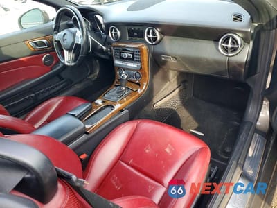 Zdjęcie 8 z 12 samochodu: 2015 MERCEDES-BENZ SLK 250 VIN:WDDPK4HA1FF099811 - miniatura