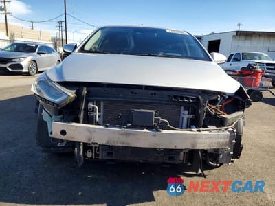 Piąte zdjęcie samochodu w środku: 2018 HYUNDAI IONIQ LIMITED VIN:KMHC75LD4JU077917 - miniatura