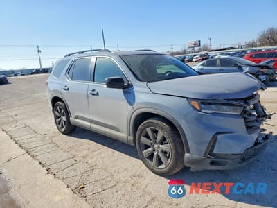 Czwarte zdjęcie samochodu z boku: 2025 HONDA PILOT SPORT VIN:5FNYG1H35SB074814 - miniatura