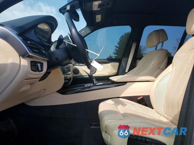 Zdjęcie 7 z 13 samochodu: 2018 BMW X5 XDR40E VIN:5UXKT0C52J0V99846 - miniatura