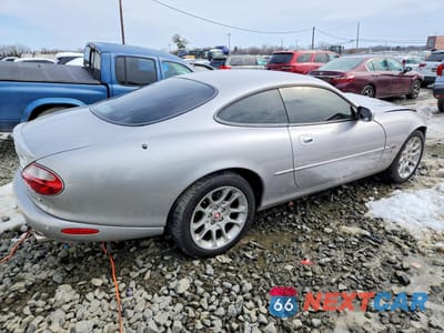 Trzecie zdjęcie samochodu z tyłu: 2002 JAGUAR XKR VIN:SAJDA41B92PA27511 - miniatura