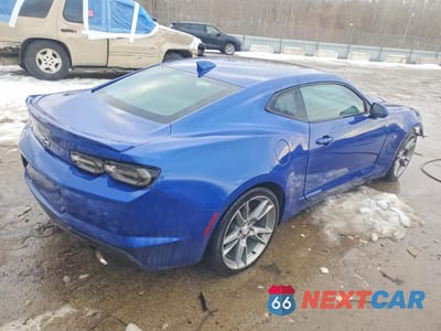 Trzecie zdjęcie samochodu z tyłu: 2021 CHEVROLET CAMARO LT VIN:1G1FD1RS4M0142780 - miniatura