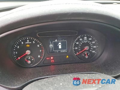 Zdjęcie 9 z 12 samochodu: 2018 KIA SORENTO LX VIN:5XYPGDA31JG348511 - miniatura