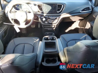 Zdjęcie 8 z 14 samochodu: 2025 CHRYSLER PACIFICA HYBRID SELECT VIN:2C4RC1S79SR538283 - miniatura