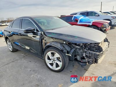 Czwarte zdjęcie samochodu z boku: 2024 AUDI A3 PREMIUM PLUS VIN:WAUHUDGY3RA046873 - miniatura