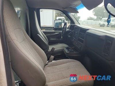 Zdjęcie 10 z 12 samochodu: 2012 CHEVROLET EXPRESS DELIVERY TRUCK VIN:1GB0G2CG0C1135515 - miniatura