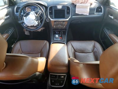 Zdjęcie 8 z 11 samochodu: 2019 CHRYSLER 300 LIMITED VIN:2C3CCAKG1KH528797 - miniatura