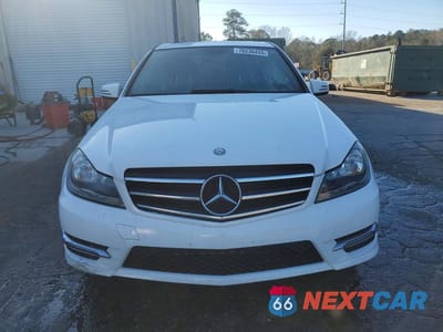 Piąte zdjęcie samochodu w środku: 2014 MERCEDES-BENZ C 300 4MATIC VIN:WDDGF8AB3ER307795 - miniatura