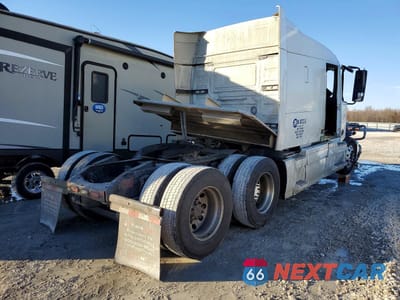 Czwarte zdjęcie samochodu z boku: 2025 VOLVO VNR SEMI TRUCK VIN:4V4WC9EH9SN679913 - miniatura