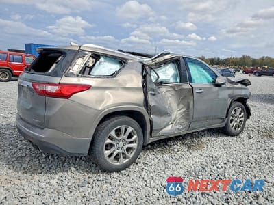 Trzecie zdjęcie samochodu z tyłu: 2019 CHEVROLET TRAVERSE PREMIER VIN:1GNEVKKW4KJ156647 - miniatura