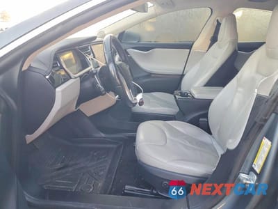 Zdjęcie 7 z 12 samochodu: 2013 TESLA MODEL S VIN:5YJSA1CN1DFP05500 - miniatura