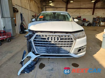 Piąte zdjęcie samochodu w środku: 2019 AUDI Q7 PREMIUM PLUS VIN:WA1LAAF72KD025184 - miniatura