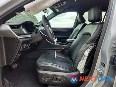 Zdjęcie 7 z 12 samochodu: 2025 JEEP GRAND CHEROKEE LAREDO VIN:1C4RJGAG4SC295419 - miniatura