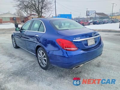Trzecie zdjęcie samochodu z tyłu: 2018 MERCEDES-BENZ C 300 4MATIC VIN:55SWF4KB2JU260741 - miniatura