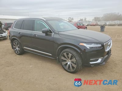 Czwarte zdjęcie samochodu z boku: 2021 VOLVO XC90 T6 INSCRIPTION VIN:YV4A22PL6M1698816 - miniatura