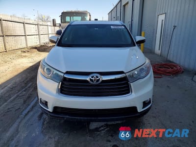 Piąte zdjęcie samochodu w środku: 2015 TOYOTA HIGHLANDER XLE VIN:5TDJKRFH7FS079740 - miniatura